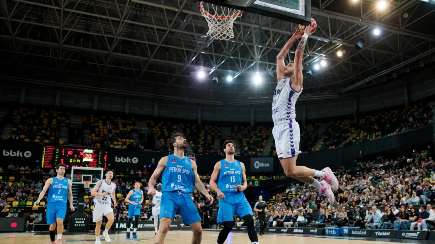Bilbao Basket arrasa y se planta en semifinales con autoridad