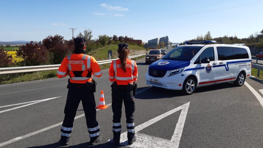 Cuatro heridos en un accidente con cuatro coches en la A-8 en Basauri