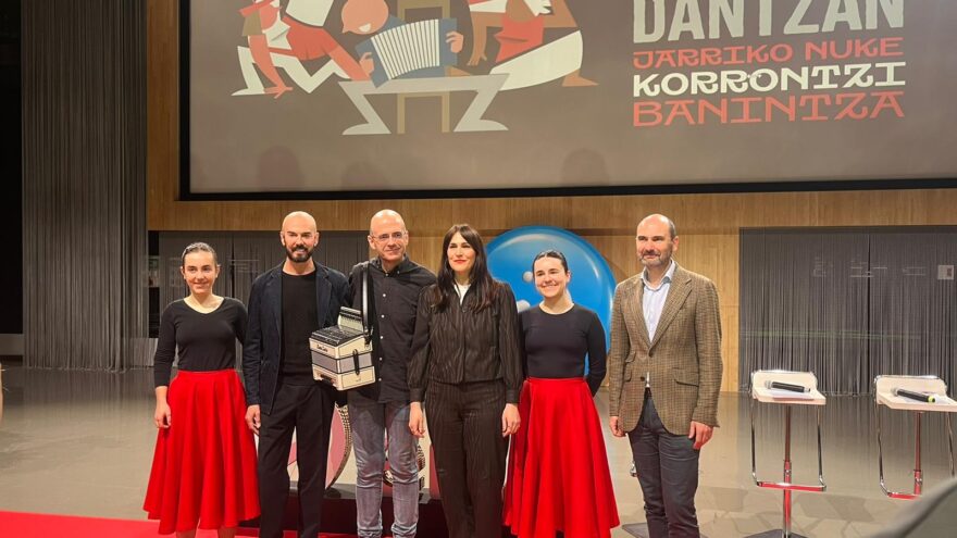 Korrontzi recorrerá el mundo con Munduan Dantza