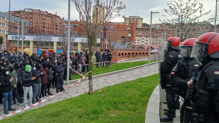 Desalojan un gaztetxe de Rekalde en Bilbao