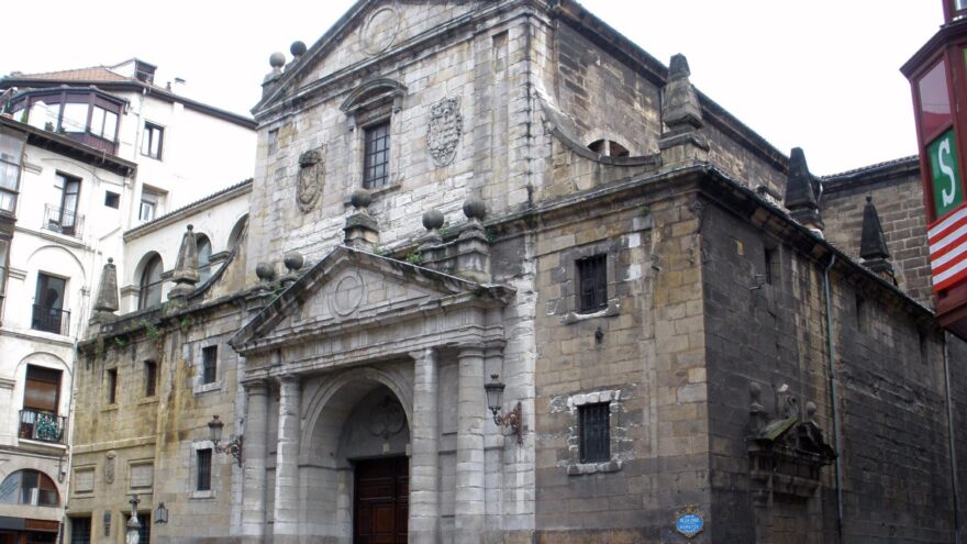 La procesión del Santo Entierro recorrerá este viernes el centro de Bilbao con 15 pasos