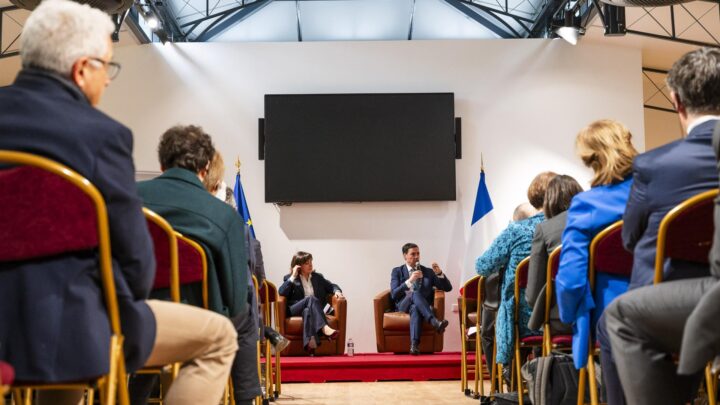 Pradales defiende en el Senado francés que el autogobierno responde a una identidad nacional y rechaza «café para todos»