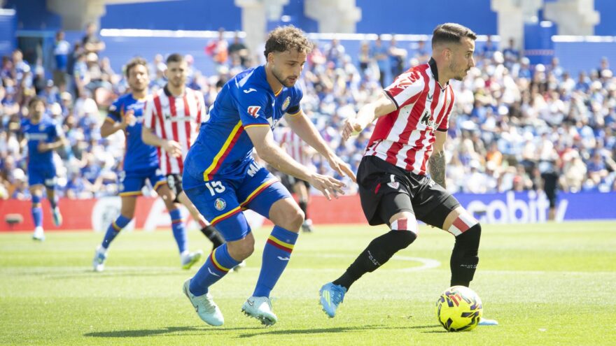 Resbalón del Athletic en el Coliseum