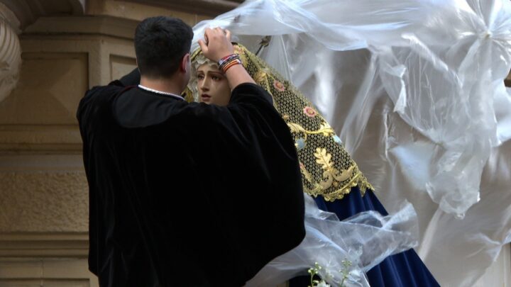 La Semana Santa de Bilbao cierra con 4.350 cofrades y más público pese a la lluvia
