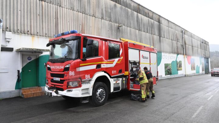 Cuatro intoxicados por humo en el incendio de una vivienda en Durango