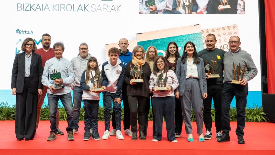 La Diputación premia a los protagonistas del deporte base en Bizkaia