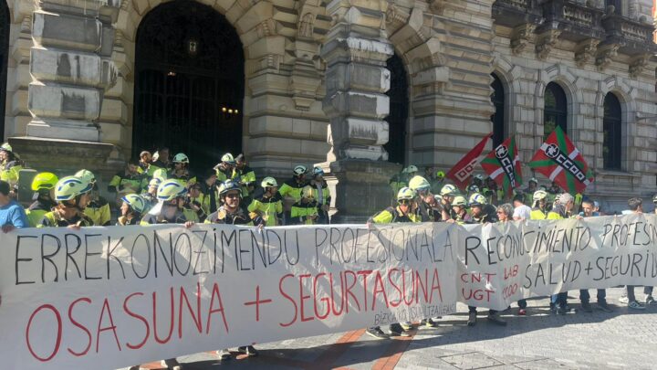 Los bomberos de Bizkaia reclaman mejoras en sus puestos de trabajo