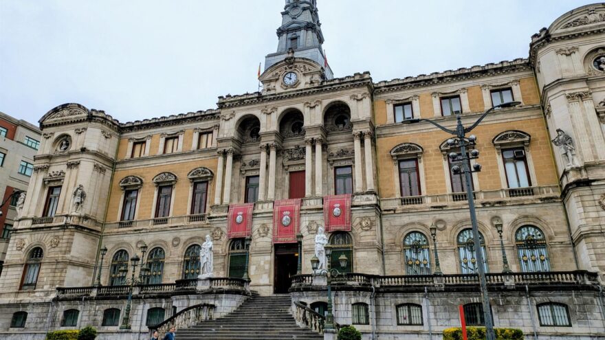 Empleadas de limpieza de edificios públicos de Bilbao se movilizan para reclamar un convenio propio