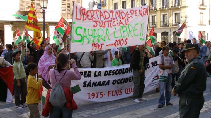 Los saharauis denuncian su exclusión de la regularización y alertan de un “limbo” sin derechos