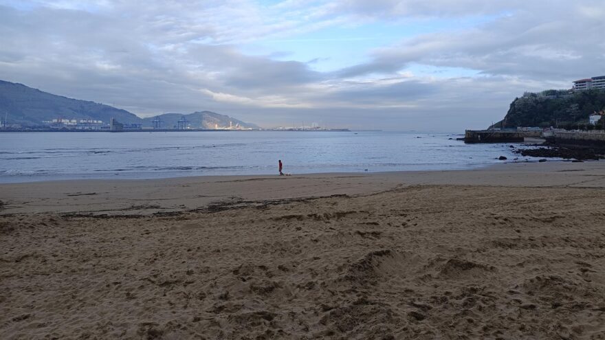 El tiempo este jueves en Bizkaia: viento del sur y temperaturas veraniegas