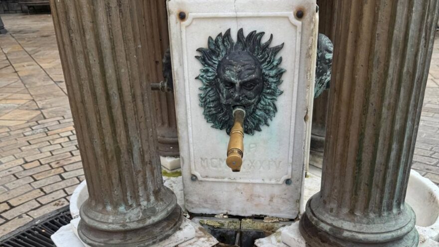 Bilbao inicia la restauración de la histórica fuente de la Plaza Unamuno