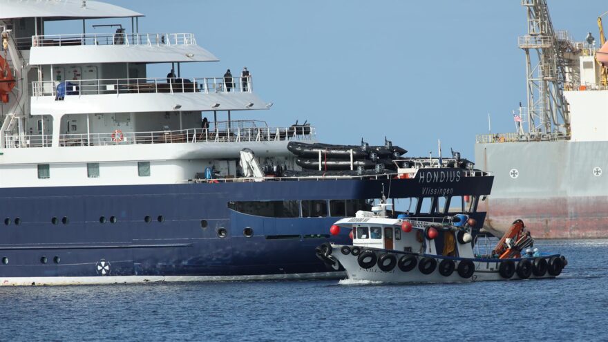 El crucero con el brote de hantavirus repostará este lunes en Canarias y llegará a Róterdam 5 días después