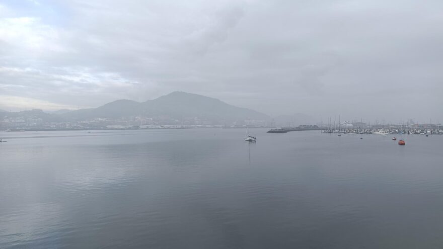 Jornada otoñal en Bizkaia con cielos nublados