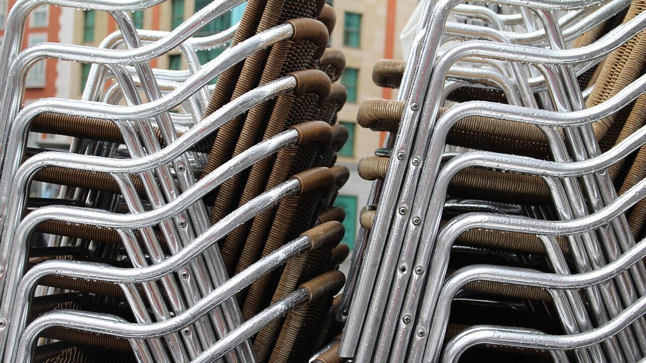 Etxebarri cambia su normativa hostelera: terrazas desde las 8:00 y nuevos limitadores de ruido