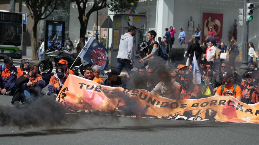 Los sindicatos suspenden la huelga indefinida en Tubos Reunidos y llaman a «una nueva fase de lucha»