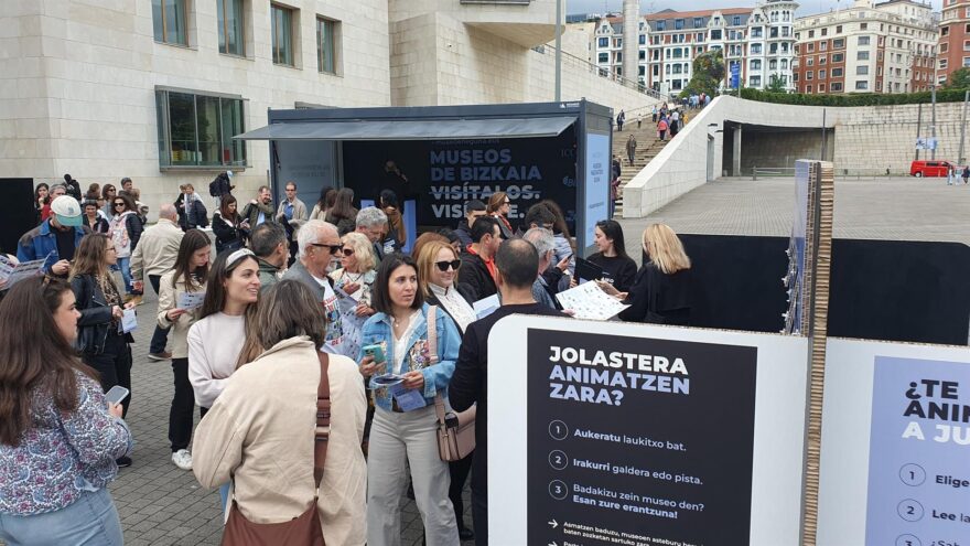 Cerca de un millar de personas participan en ‘Museos de Bizkaia. Visítalos, visítate’