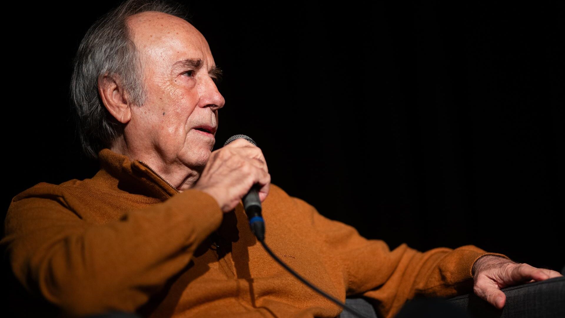 BulerIA: la falsa canción de Serrat sobre la soledad de las personas mayores