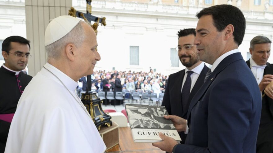 Pradales traslada al Papa la disposición de Euskadi a construir «un mundo más justo»