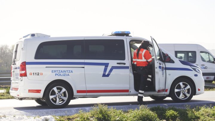 Cientos de personas denuncian en Bilbao la actuación en Loiu de una Ertzaintza «cómplice del sionismo»