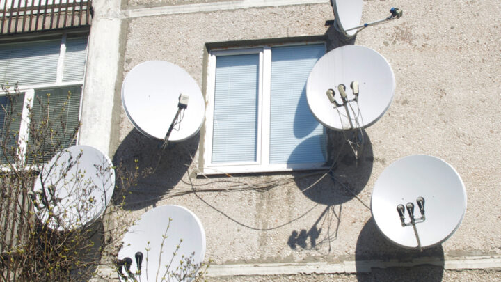 ¿Puede un vecino cobrar por una antena de telefonía en la terraza comunitaria?
