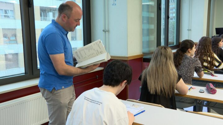 «Muchos nervios, pero llevadero»: alivio y tensión en el arranque de la PAU