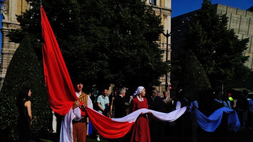 Bilbao celebra su 726 cumpleaños con una Gau Zuria intergaláctica