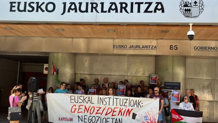 Euskal Herriak Kapitalari Planto denuncia la “complicidad” de las instituciones vascas con Israel