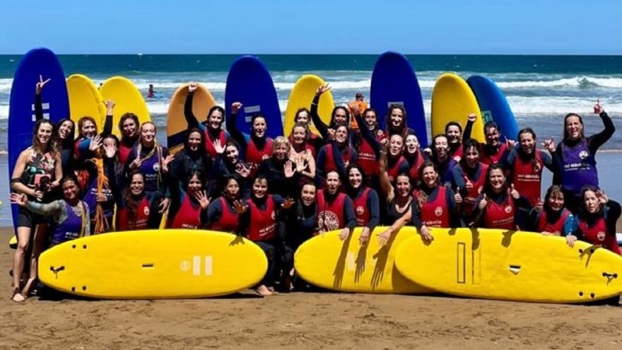 Sopela surfea el emprendimiento femenino con 30 mujeres