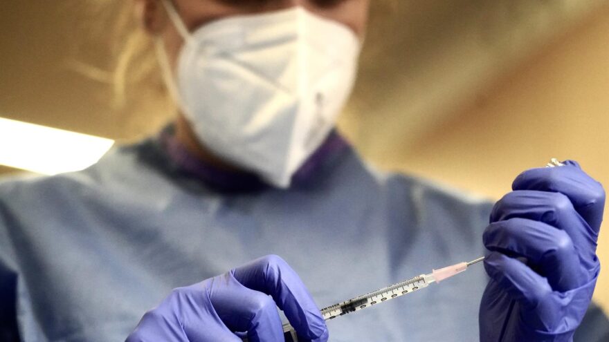 Osakidetza revacunará a 17 personas tras una rotura de la cadena de frío