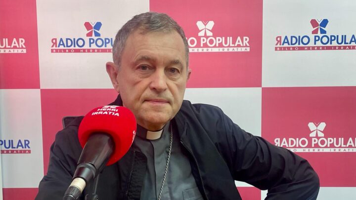 «El Papa no es solo una figura religiosa, es un mensajero con una propuesta humanista y reconocimiento público», recalca el obispo de Bilbao
