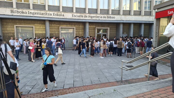 Familias de la concertada exigen a la EHU un anonimato real frente a «sesgos ideológicos»