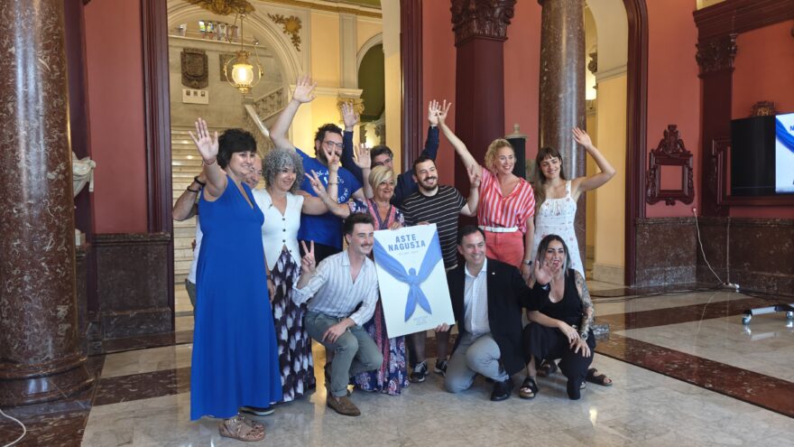 ‘Un abrazo azul para Bilbao’ será la imagen de Aste Nagusia 2026