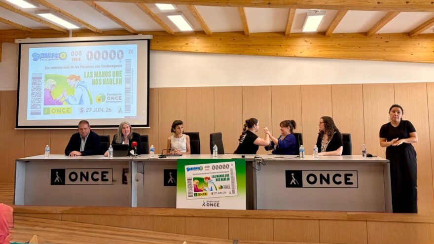 La ONCE reivindica la inclusión de las personas sordociegas