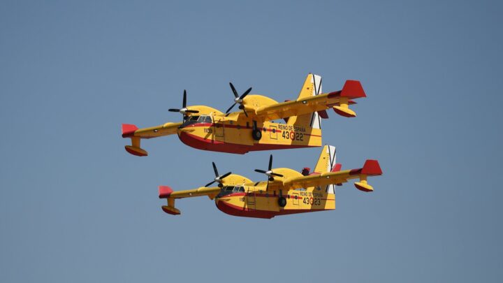 El incendio forestal de Galarreta sigue activo pero controlado