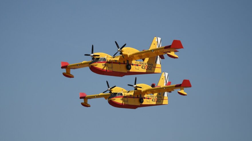 El incendio forestal de Galarreta sigue activo pero controlado