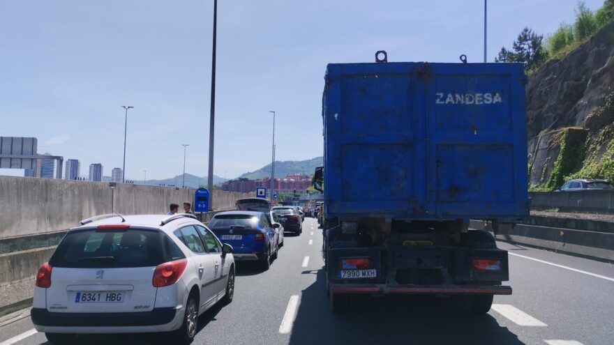 El Gobierno Vasco prohibirá la circulación de vehículos pesados el 12 de agosto