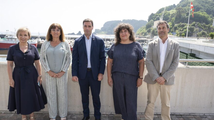 Pradales pide a Bruselas y Madrid apoyo decidido a la industria pesquera