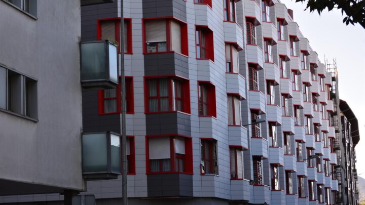 La compraventa de viviendas cae un 12,9% en Euskadi durante mayo