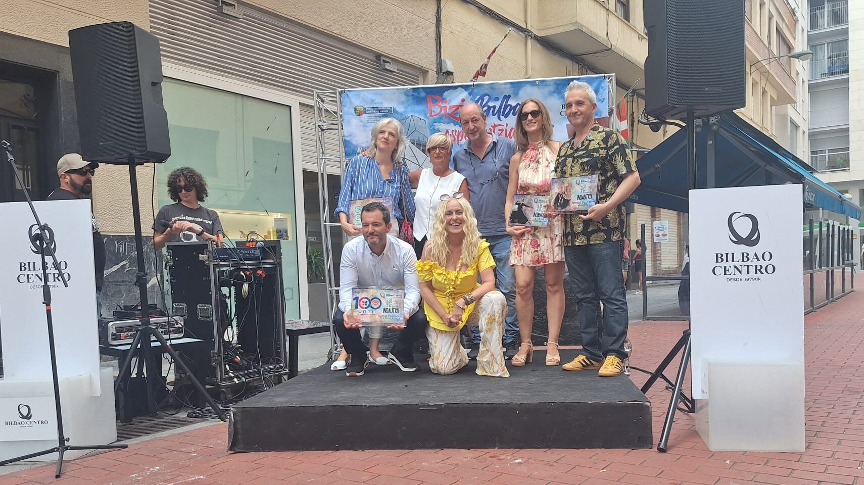 Radio Popular y Bizkaia Irratia, reconocidos en los ‘Indautxuko Sariak’ por sus 100 años de radio