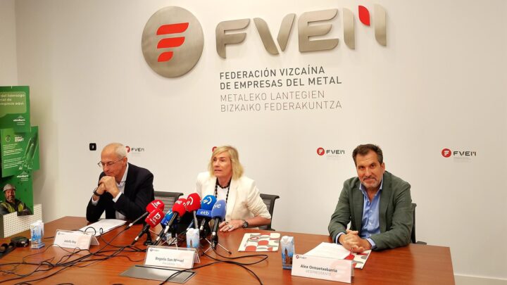 La procesión marítima de Begoña bate récord de barcos y se traslada a la tarde
