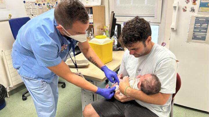 Más de 10.330 familias disfrutan en Euskadi del permiso de nacimiento ampliado a 19 semanas
