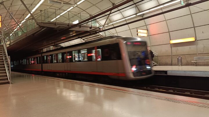 Desalojan la estación de Metro de San Mamés por un incendio