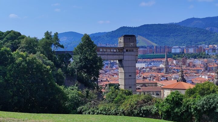 Begoña, el único barrio de Bilbao en el que hay que pagar para subir a casa