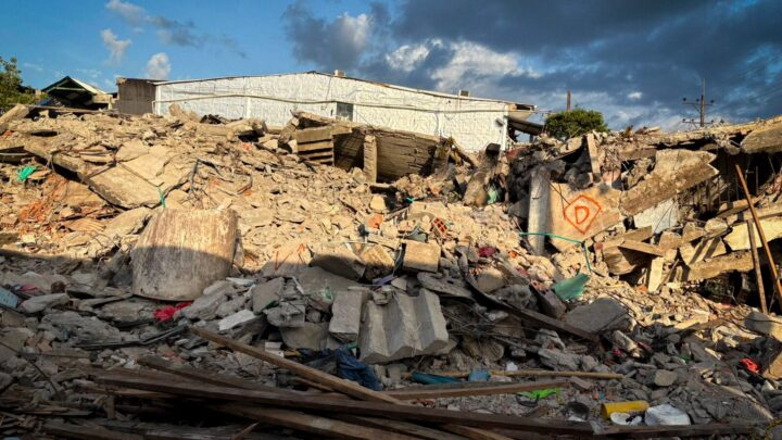 «Llegar a poblaciones rurales muy dispersas y sin agua por los acueductos dañados es el gran reto tras el terremoto en Colombia»