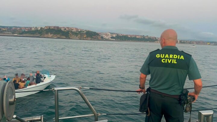 Denuncian a un patrón de barco por exceso de ocupantes en Bizkaia