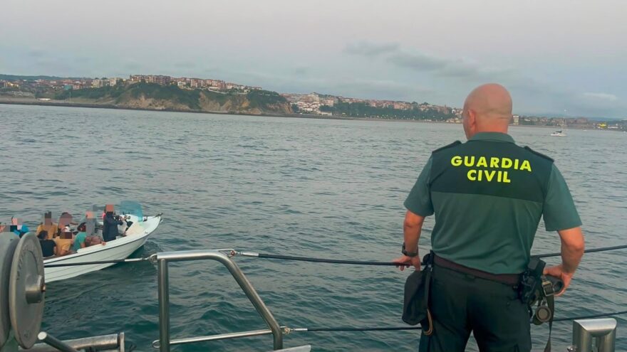 Denuncian a un patrón de barco por exceso de ocupantes en Bizkaia