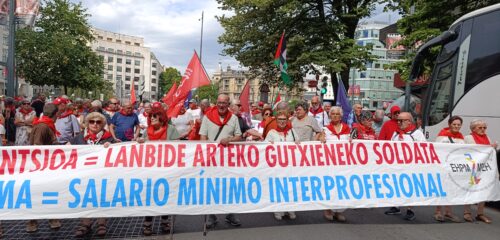 Los pensionistas llevan su protesta a Aste Nagusia: «Las fiestas sí, pero en la calle también»