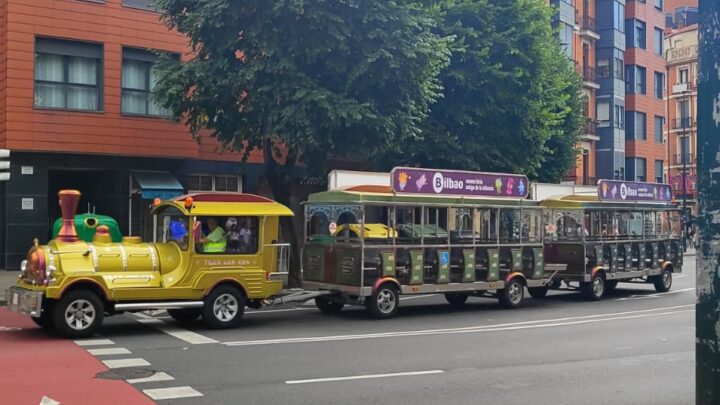 Atención señores pasajeros, llega el tren txu txu
