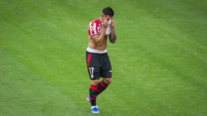 Sí, nos hemos equivocado. Ahora cumpla usted la sanción