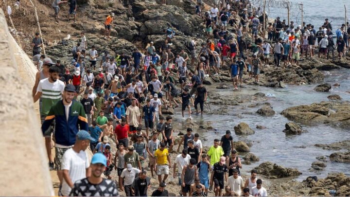 OEE llama a manifestarse contra los mensajes xenófobos en Ceuta: «El panorama está muy, muy tenso. Es un polvorín»